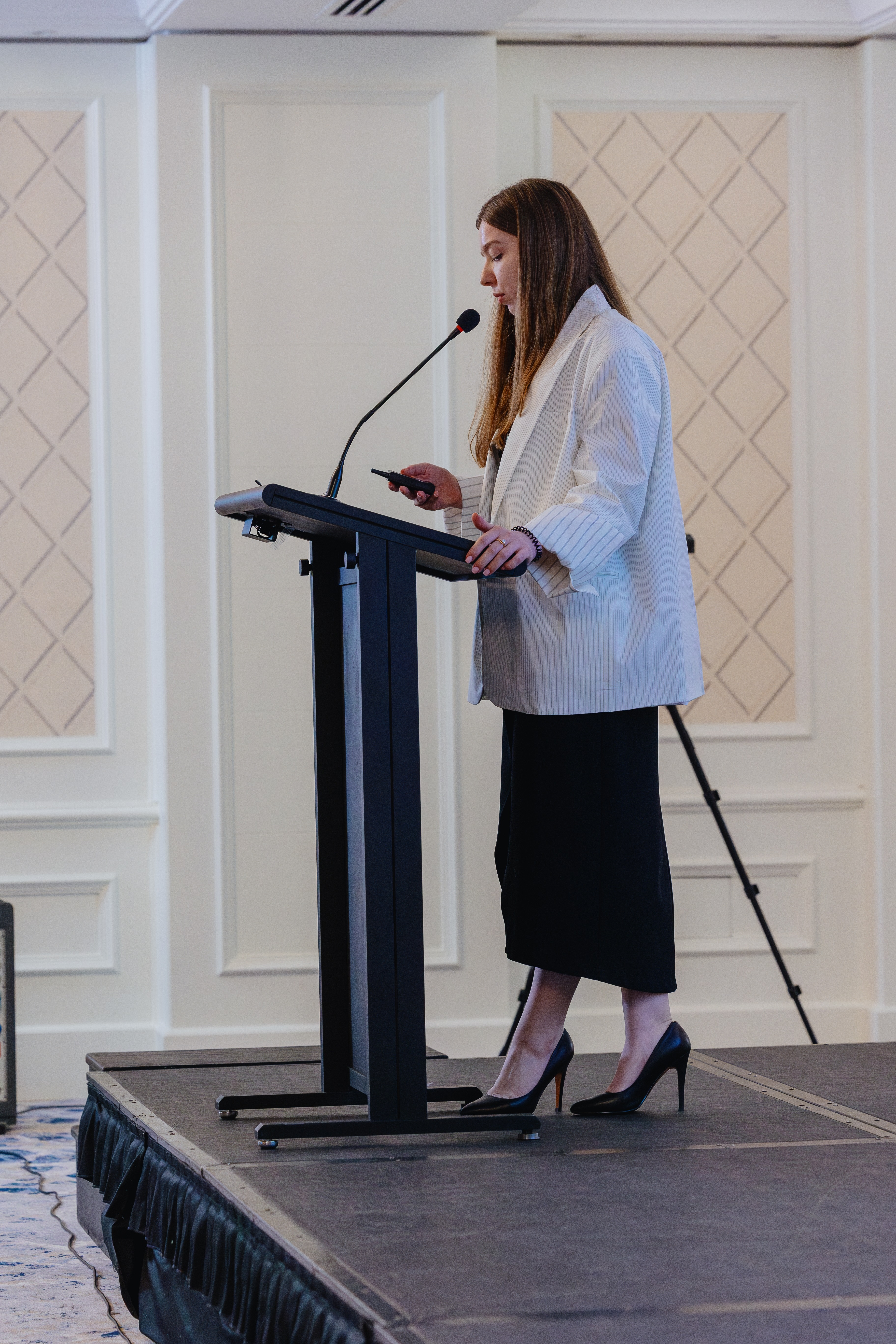 Мікрохірургічне обладнання для операцій на очах